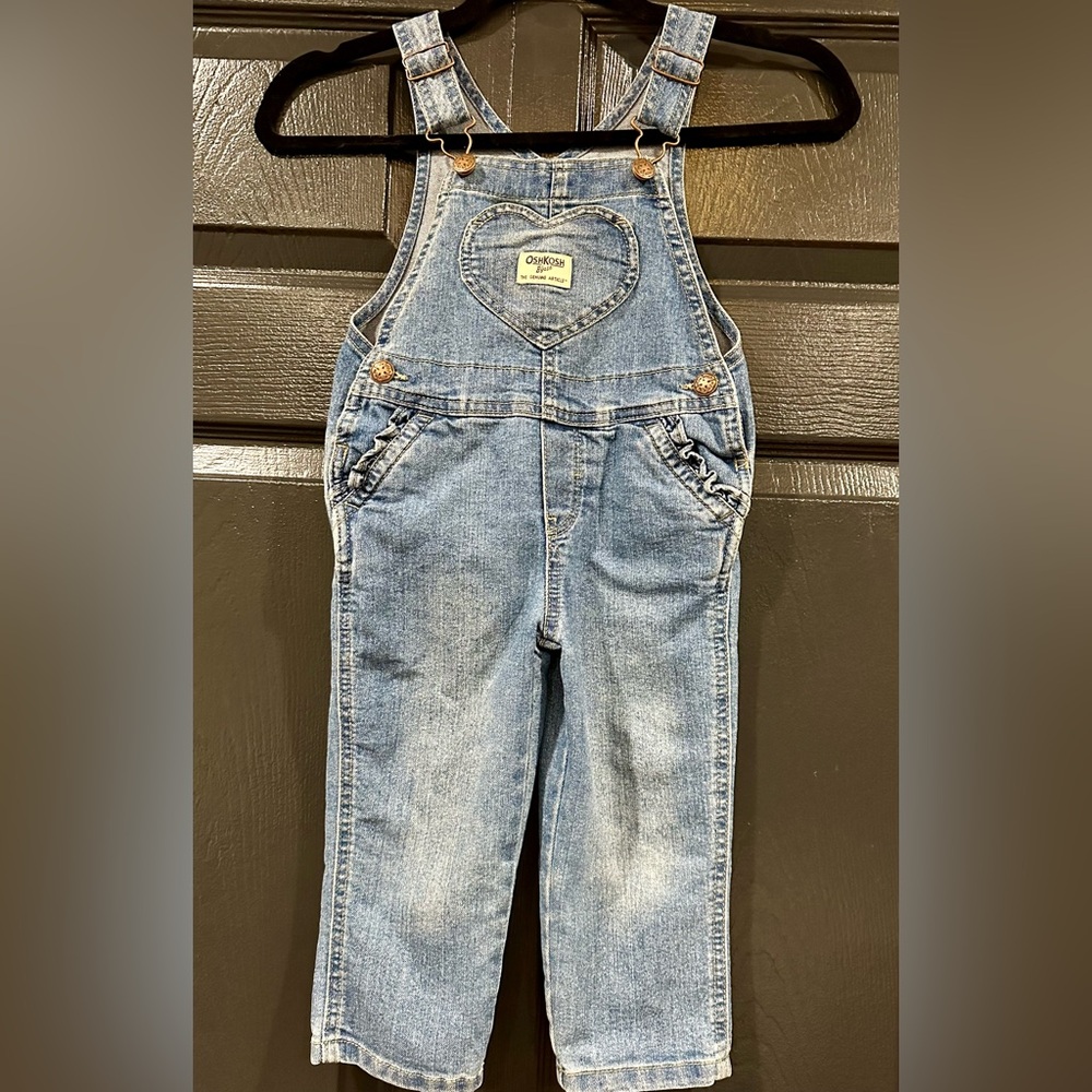 Osh Kosh B’gosh Denim Overalls 2T Heart Bib Pocket Ruffle Pocket Detail